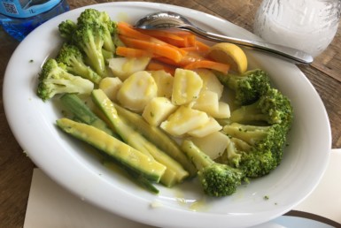 Βραστά λαχανικά στο Λακκαγκίνη στα Κιούρκα