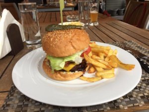 Jack Daniels Burger στο Fire & Oak Grill στο Μαρούσι