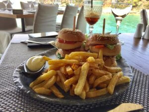 Club Sandwich στο Moorings στη Βουλιαγμένη