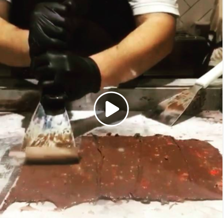 Ice Rolls Σοκολάτα Φράουλα στο Iceroll στη Γλυφάδα