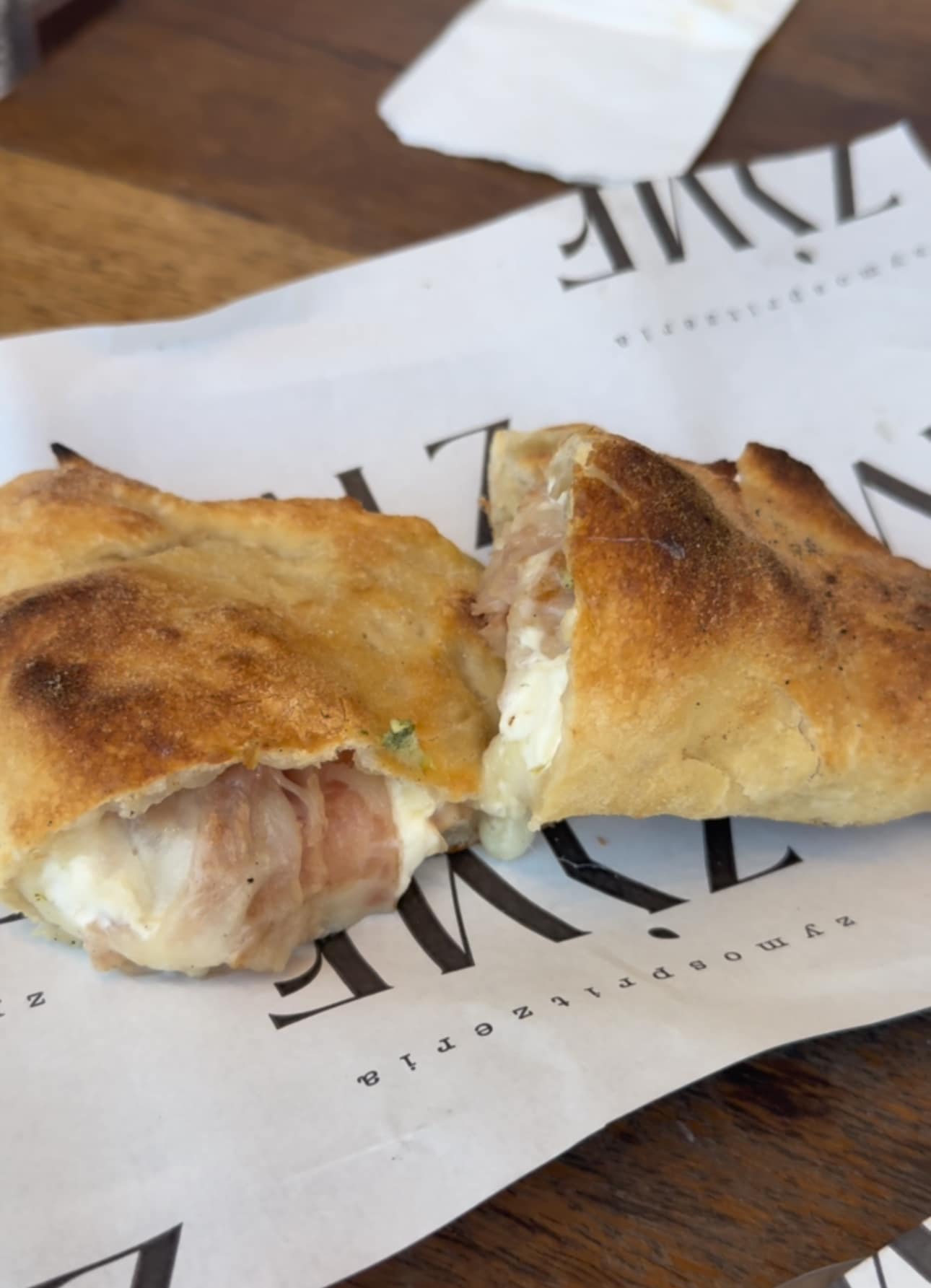 Panzerotti Zyme Πειραιάς