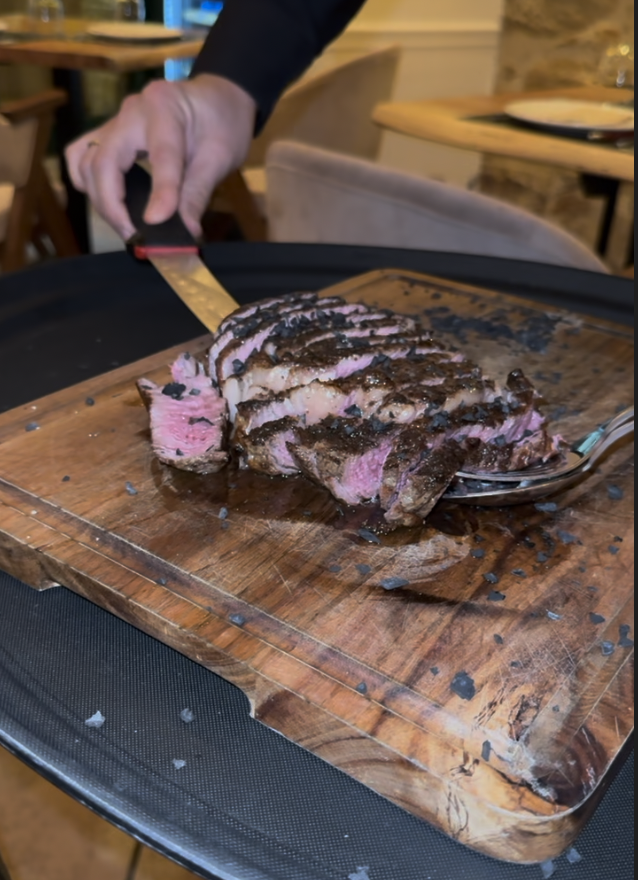 Wagyu picanha ψημένη σε parrilla στο Mister Beef Steakhouse στην Πεντέλη