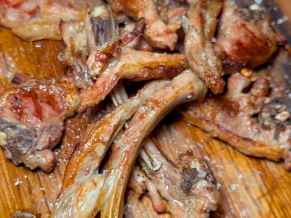 Αρνίσια παϊδάκια στο Μπαρμπαγιάννης Παλαιό Φάληρο