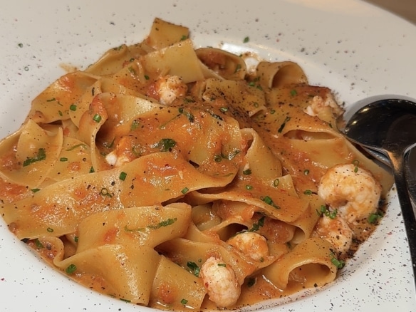 Λιγκουίνι με φρέσκες καραβίδες στο Μπαρμπουνάκι Νέα Σμύρνη
