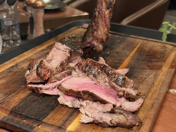 Μοσχαρίσια Tomahawk 1200gr στο Bounty All Aboard Δραπετσώνα