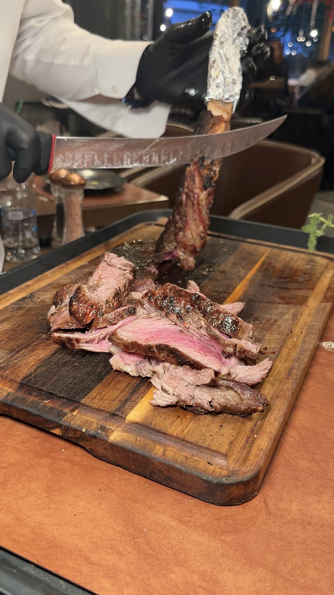 Μοσχαρίσια Tomahawk 1200gr στο Bounty All Aboard Δραπετσώνα
