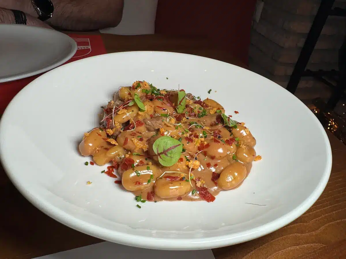 Gnocchi Di Patate Con Manzo στο Amici Miei Δροσιά