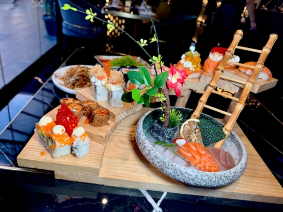 Sushi Deluxe Combo 36 Pz στο Sushi J Γλυφάδα